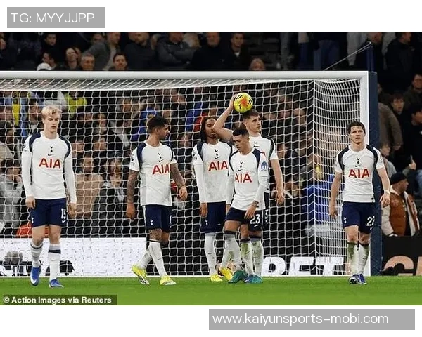 坎贝尔回忆热刺球迷攻击事件称无人道歉与菲戈遭遇相似